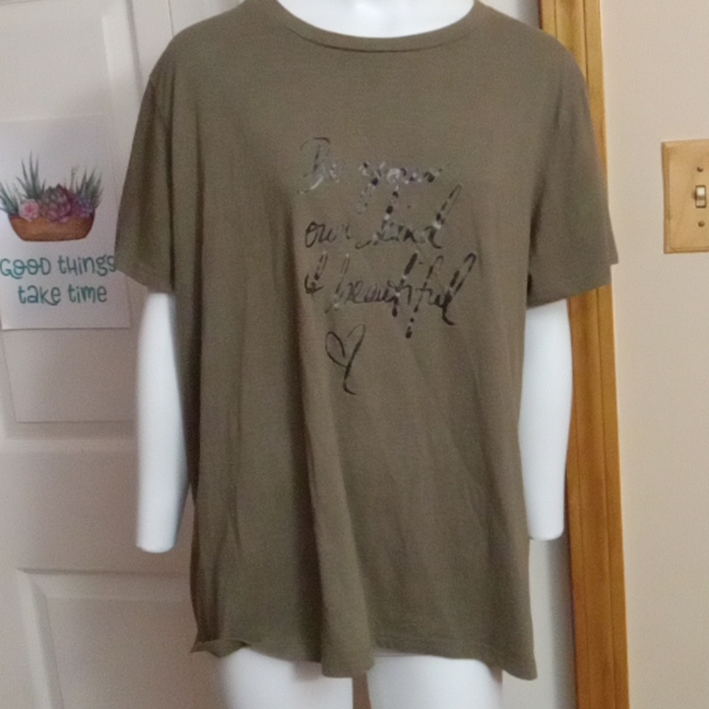 Olive graphic tee